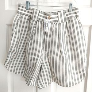 Madewell curved hem linen shorts (medium)